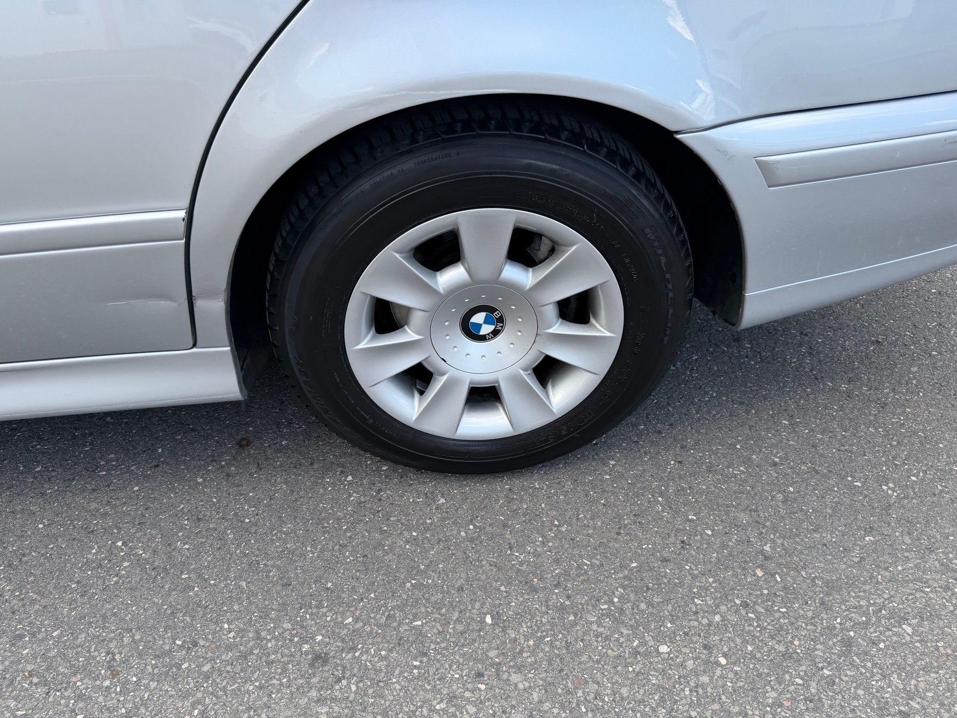 BMW 520i-image-36
