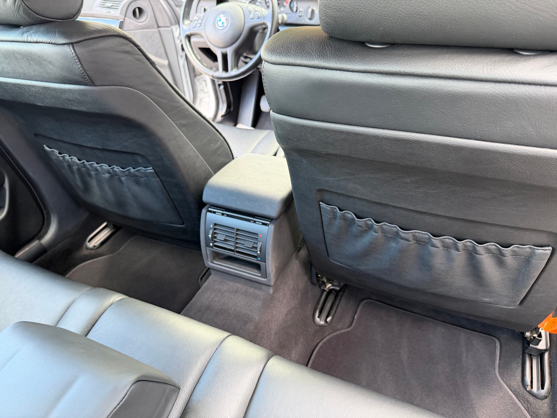 BMW 520i-image-27