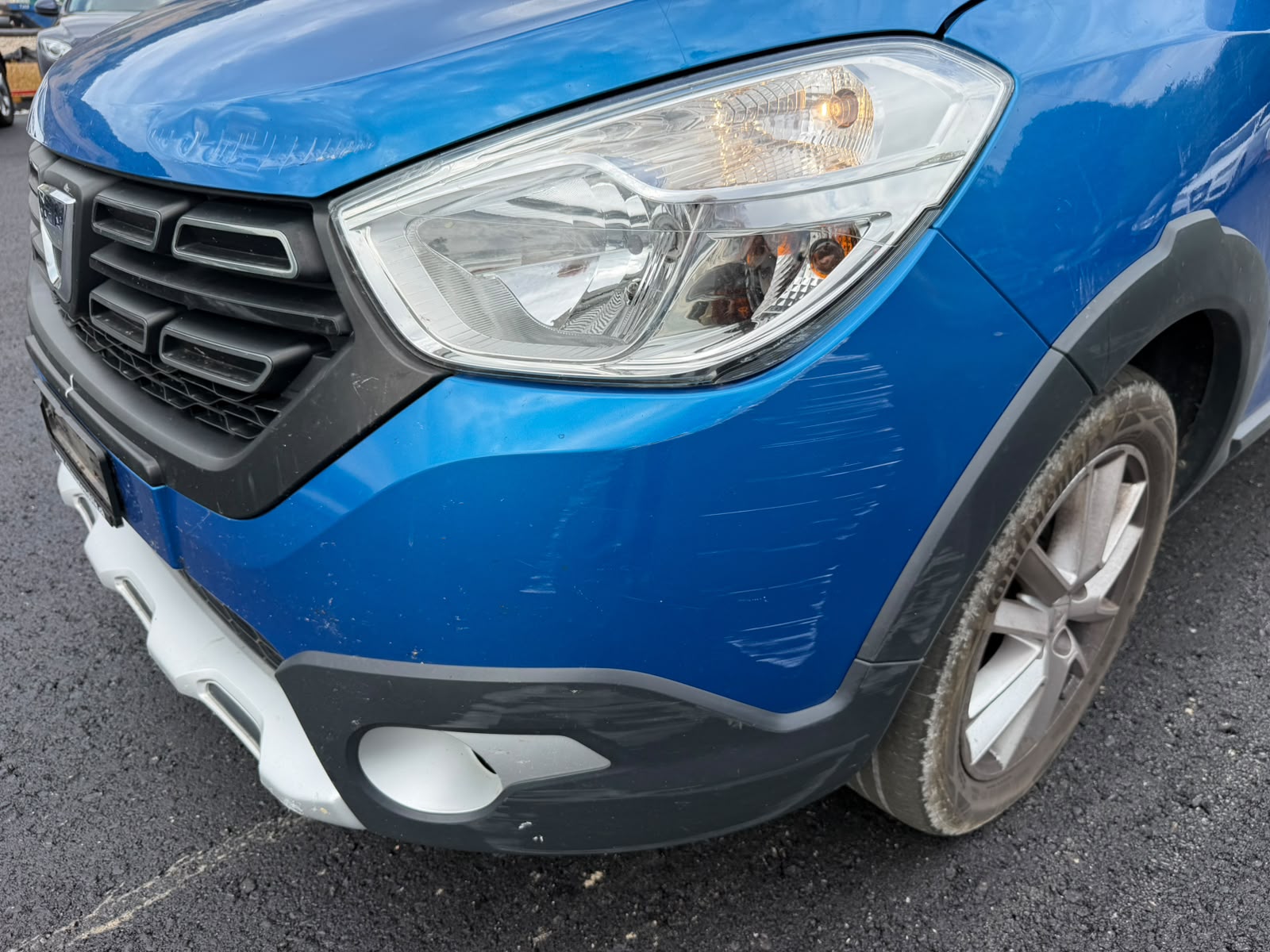 DACIA Dokker 1.2 T Stepway-showroom-element-1