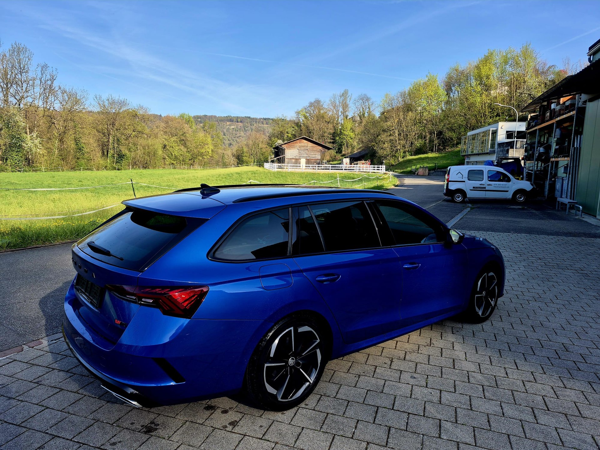 SKODA Octavia Combi 2.0 TDI DSG RS 4x4-image-5