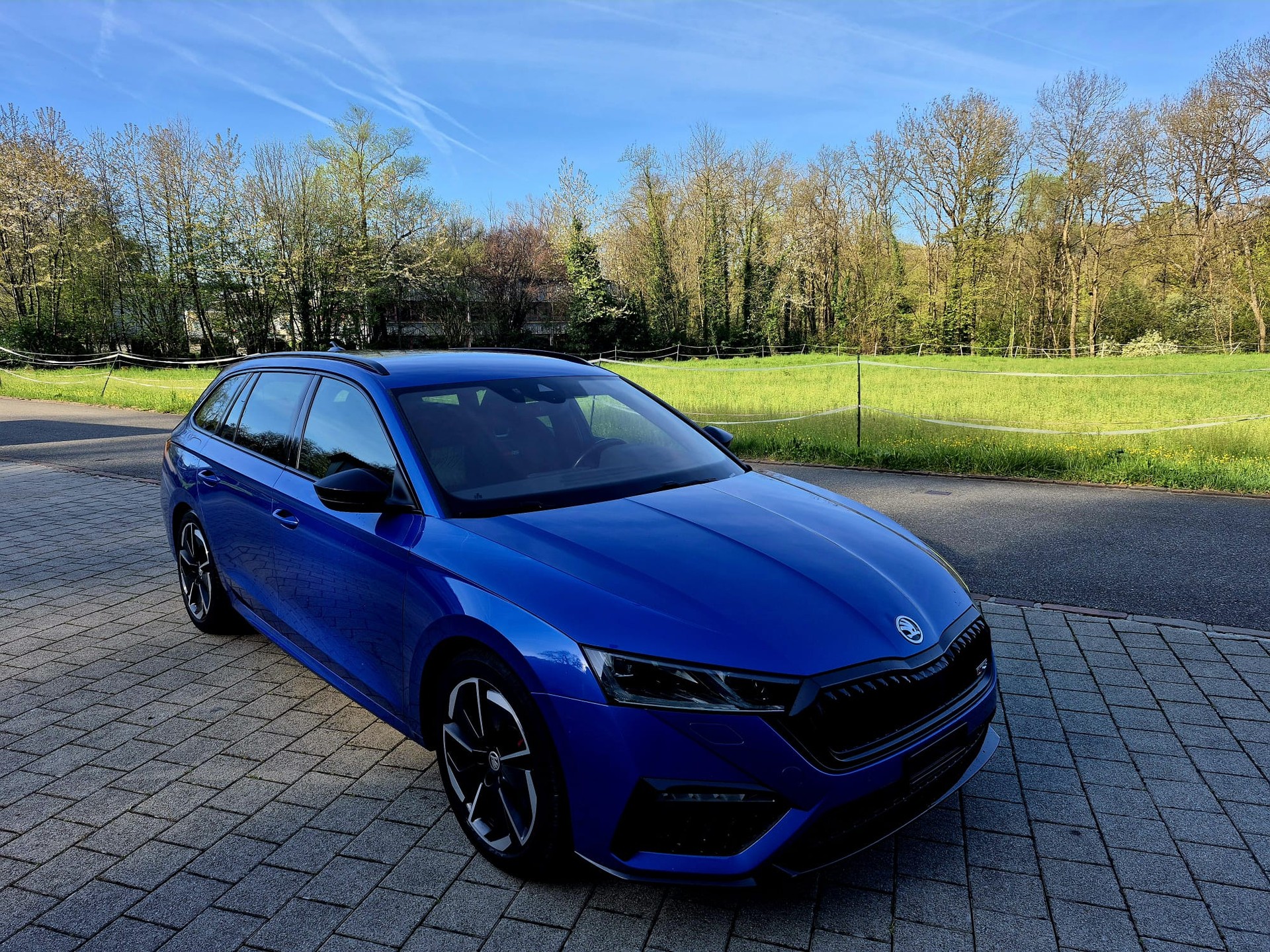 SKODA Octavia Combi 2.0 TDI DSG RS 4x4-image-1