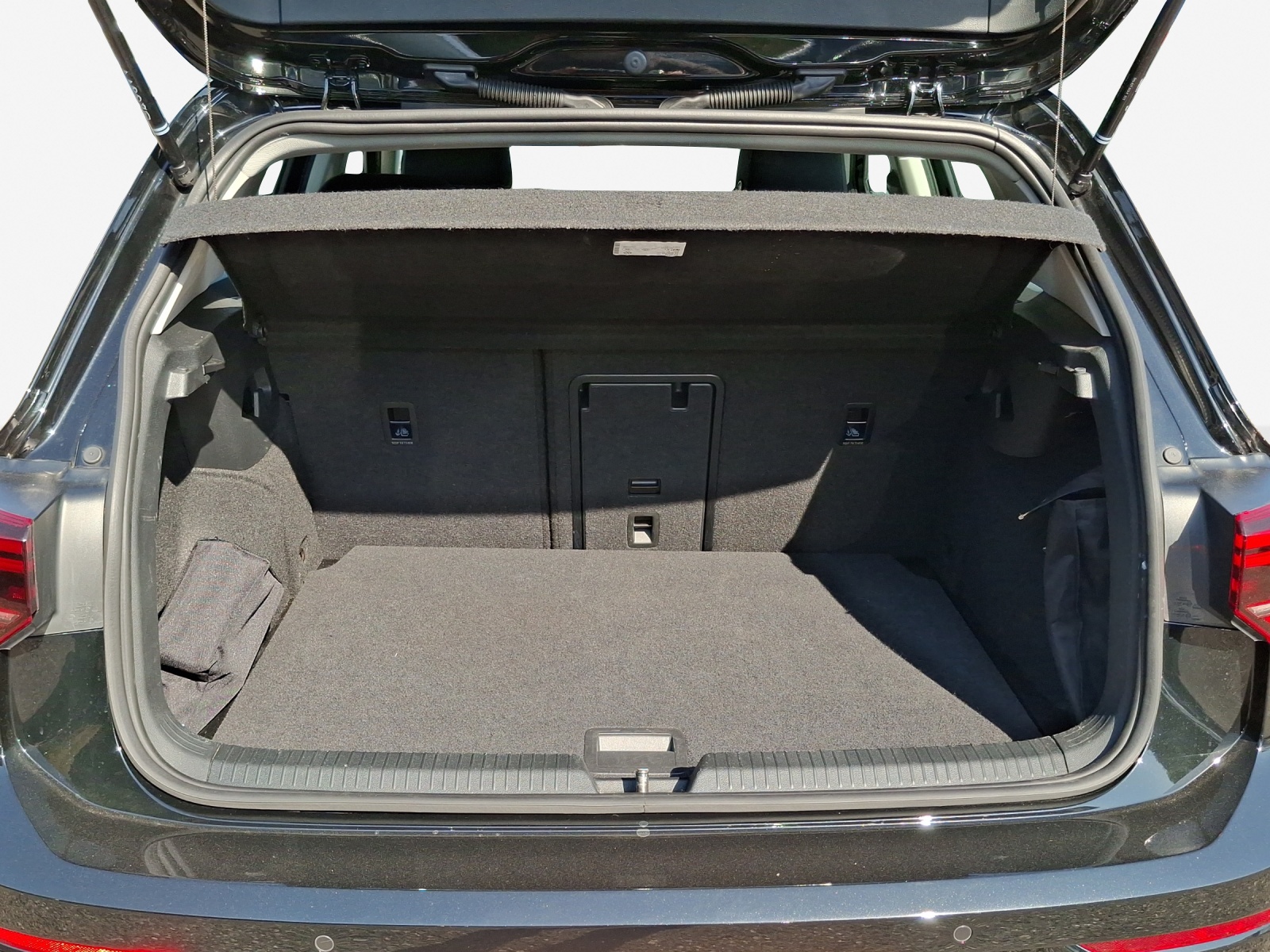 VW Golf 1.5 e TSI mHEV Life DSG-image-12