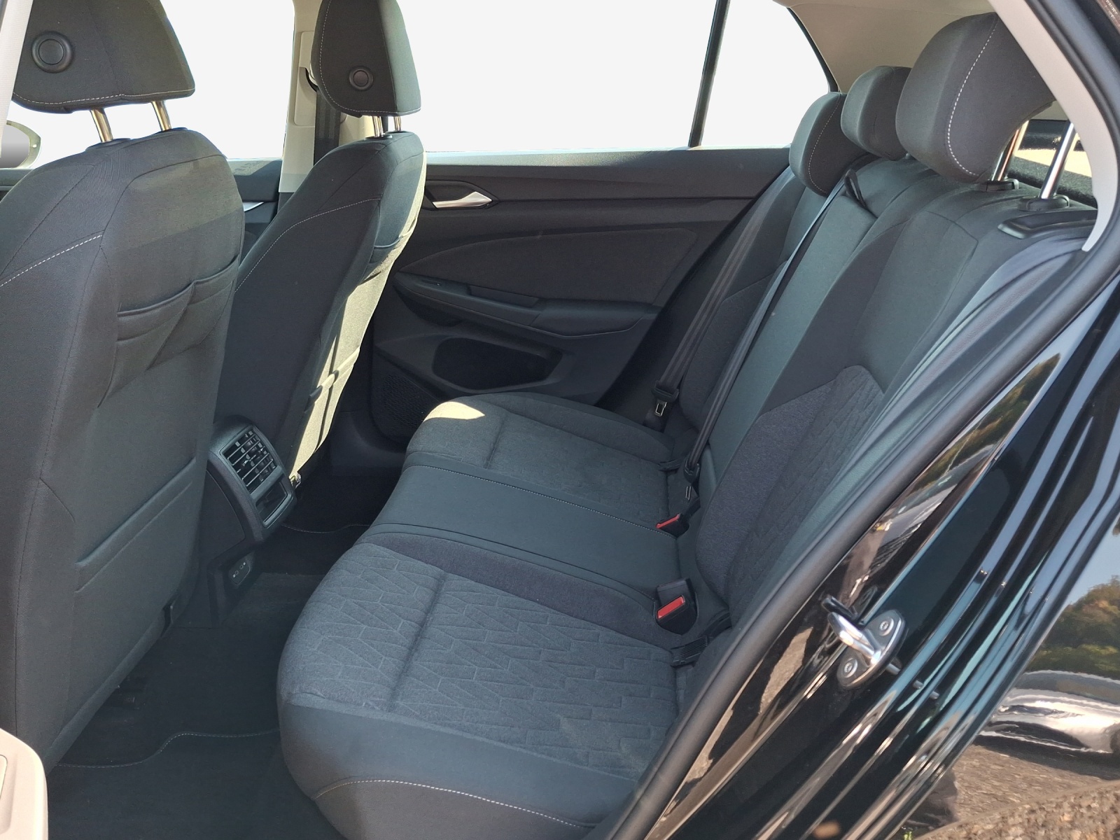 VW Golf 1.5 e TSI mHEV Life DSG-image-11