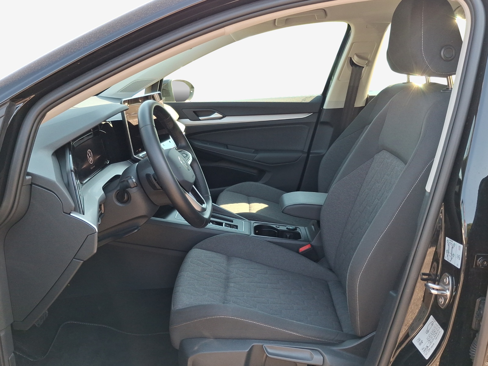 VW Golf 1.5 e TSI mHEV Life DSG-image-7