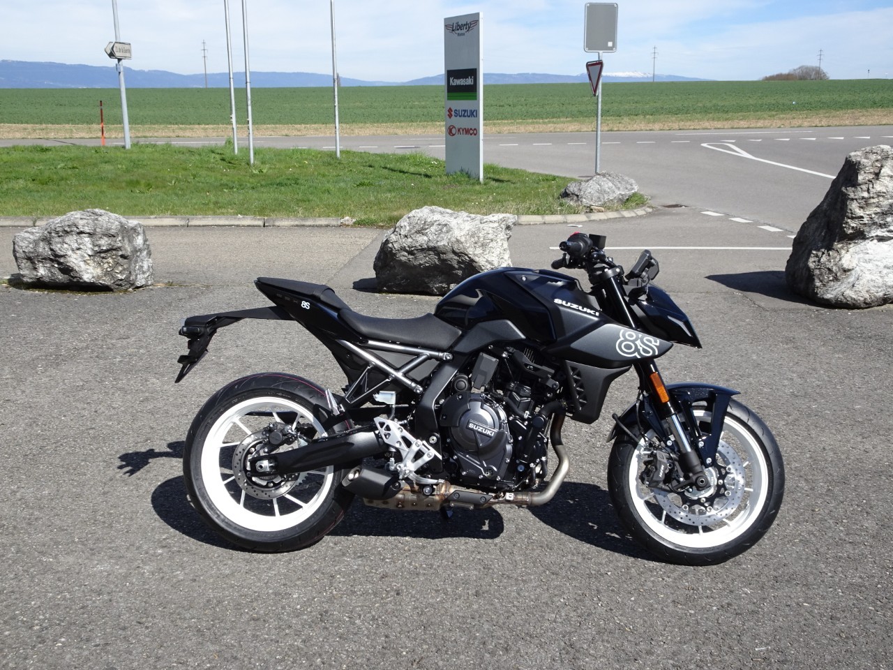 SUZUKI GSX 8 S Black&White-image-0