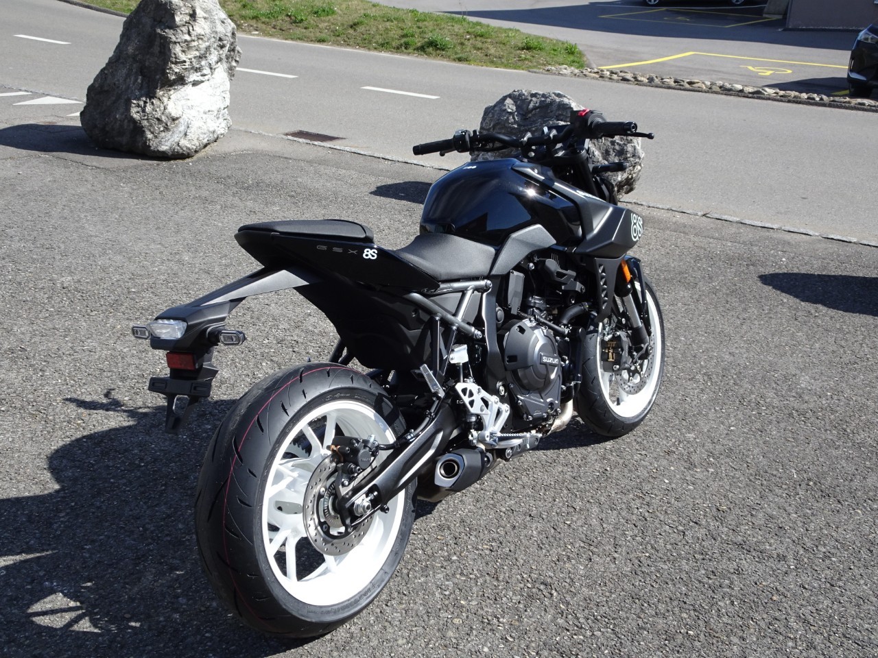 SUZUKI GSX 8 S Black&White-image-4