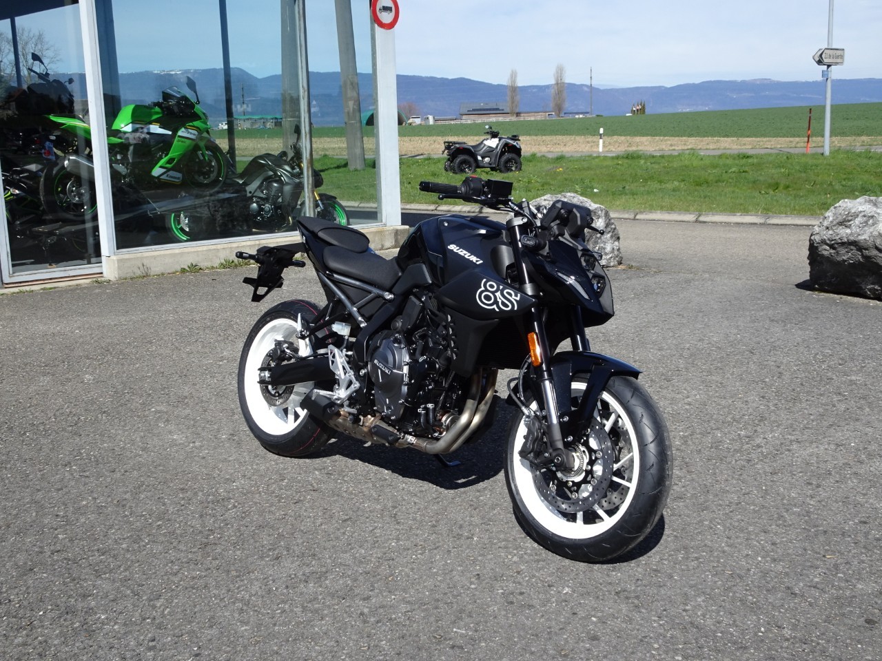 SUZUKI GSX 8 S Black&White-image-1