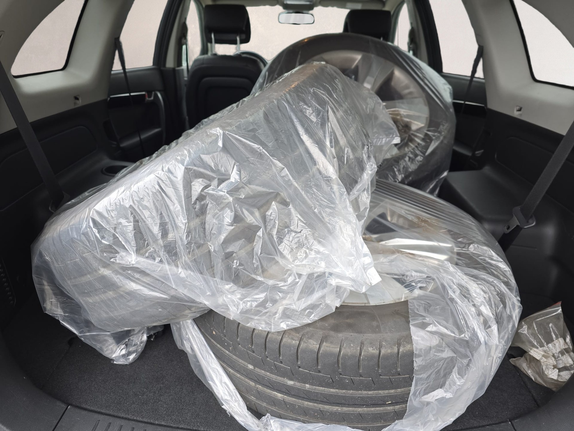 CHEVROLET Captiva 2.4 100 Anniversary 4WD Automatic-image-18