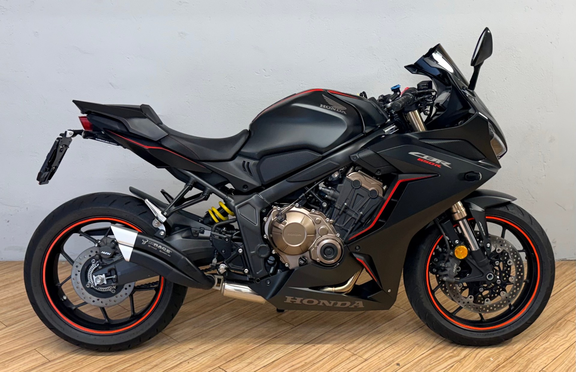 HONDA CBR 650 R ABS-image-1