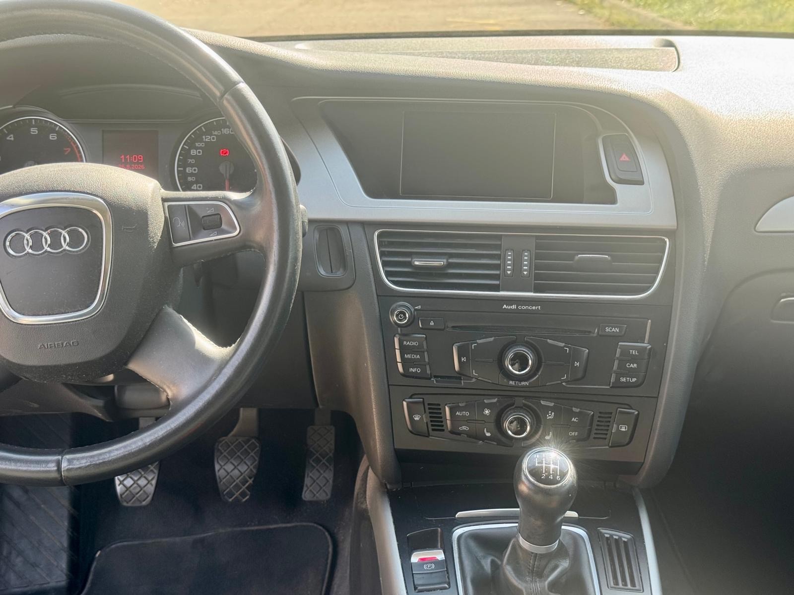 AUDI A4 Avant 1.8 TFSI-image-6