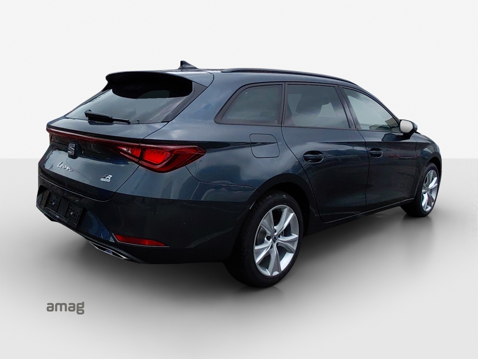SEAT Leon ST 1.5 eHybrid pHEV DSG FR-image-4