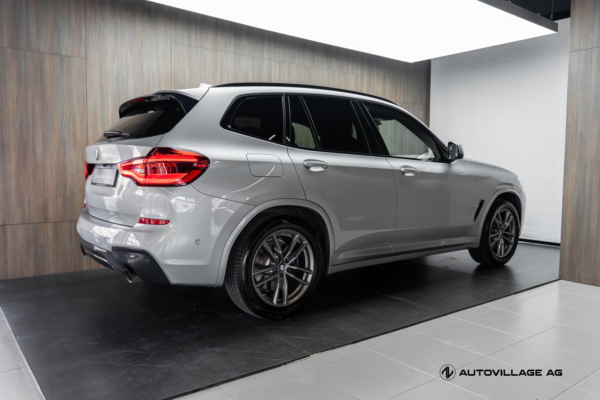 BMW X3 xDrive 30e M Sport-showroom-element-1