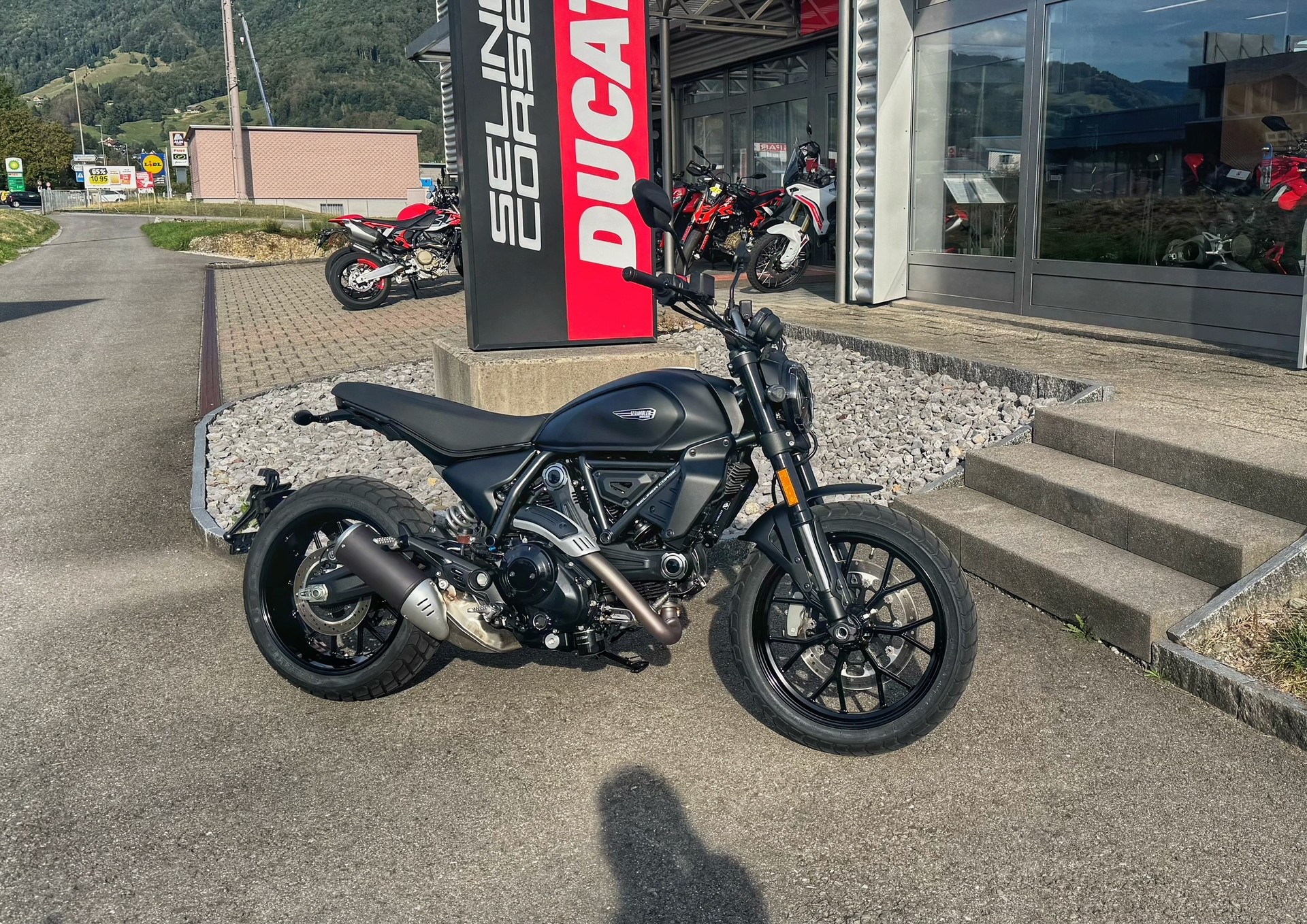 DUCATI Scrambler 803 Icon Dark (35kW)-image-3