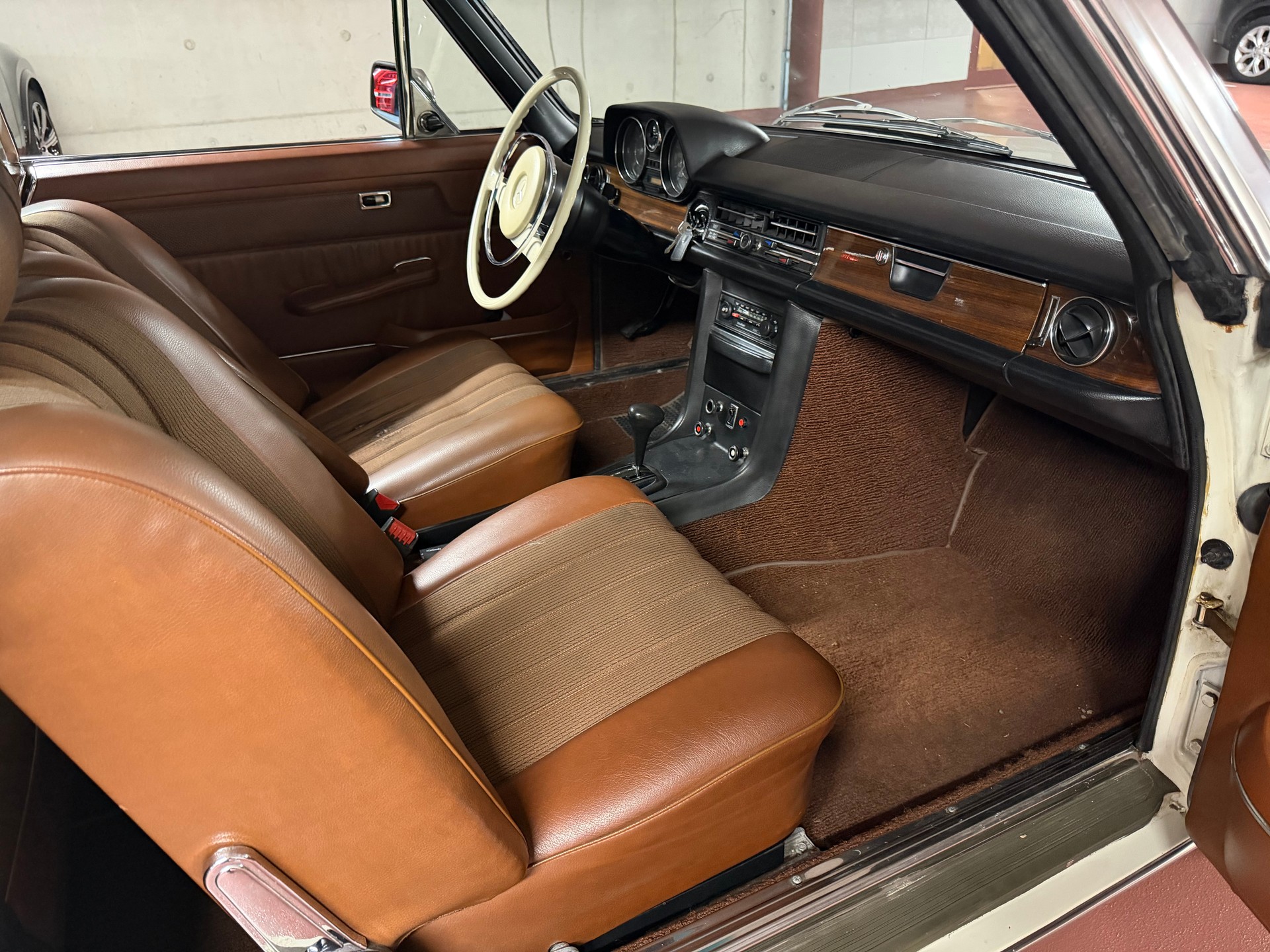 MERCEDES-BENZ 280 CE Coupé-image-6