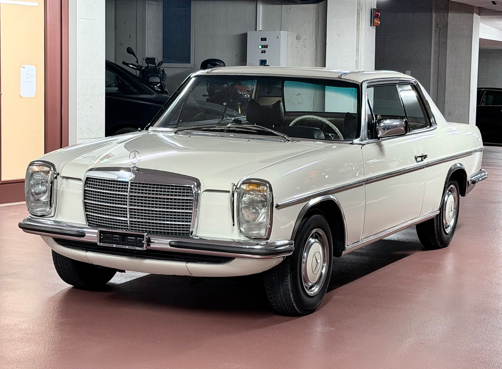 MERCEDES-BENZ 280 CE Coupé