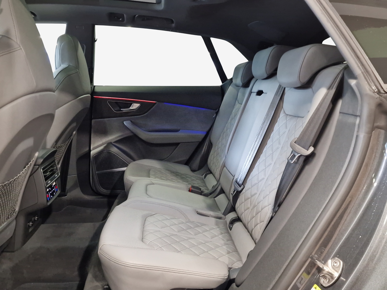 AUDI SQ8 TFSI quattro tiptronic-image-11