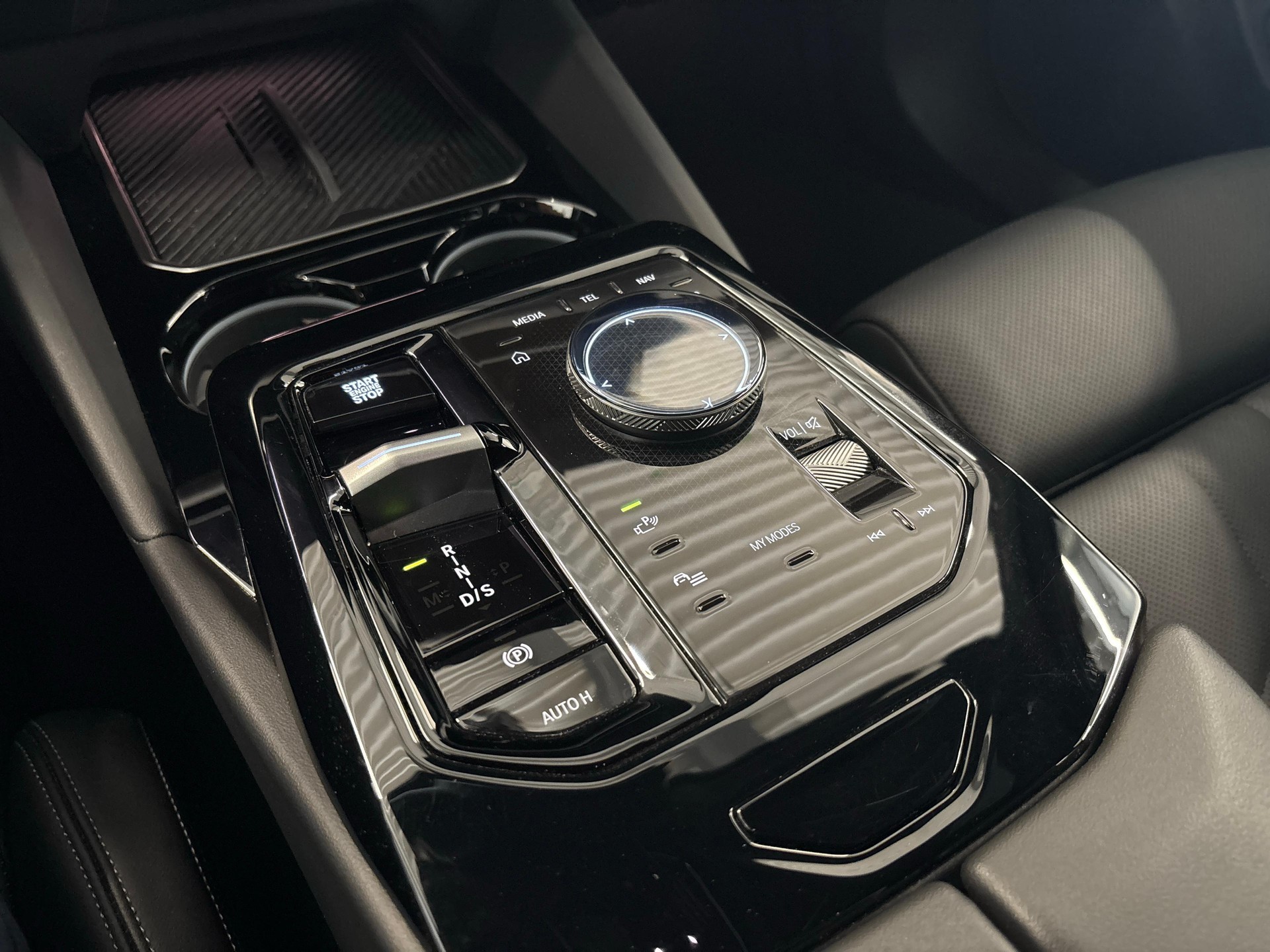 BMW 520d xDrive Touring M-Sport 48V-image-15
