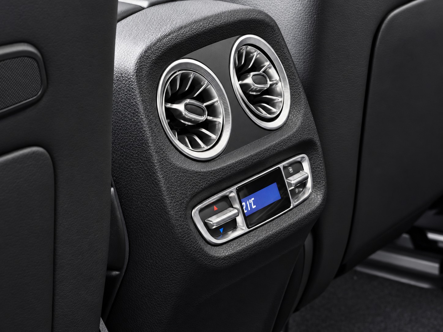 MERCEDES-BENZ G 400 d * schwarz Matt * CH FAHRZEUG *-image-22