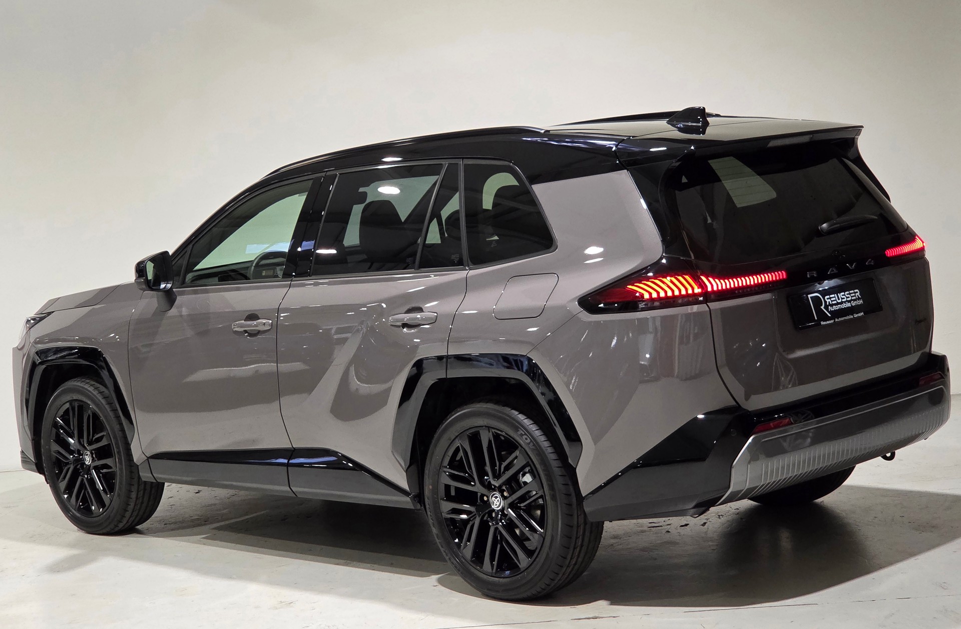 TOYOTA RAV-4 2.5 HSD Style e-CVT AWD-showroom-element-2