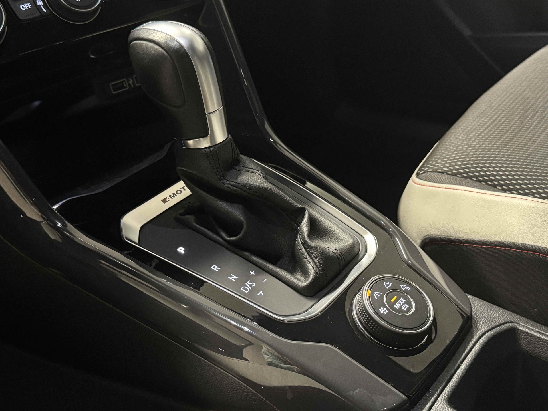 VW T-Roc 2.0 TSI Sport DSG 4Motion-image-10