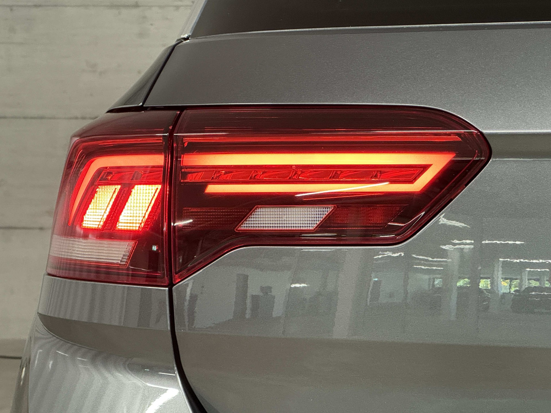 VW T-Roc 2.0 TSI Sport DSG 4Motion-image-5