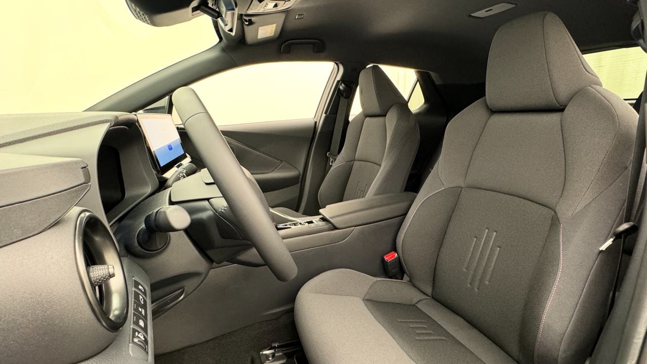 TOYOTA C-HR 2.0 PHEV CVT Style-image-4