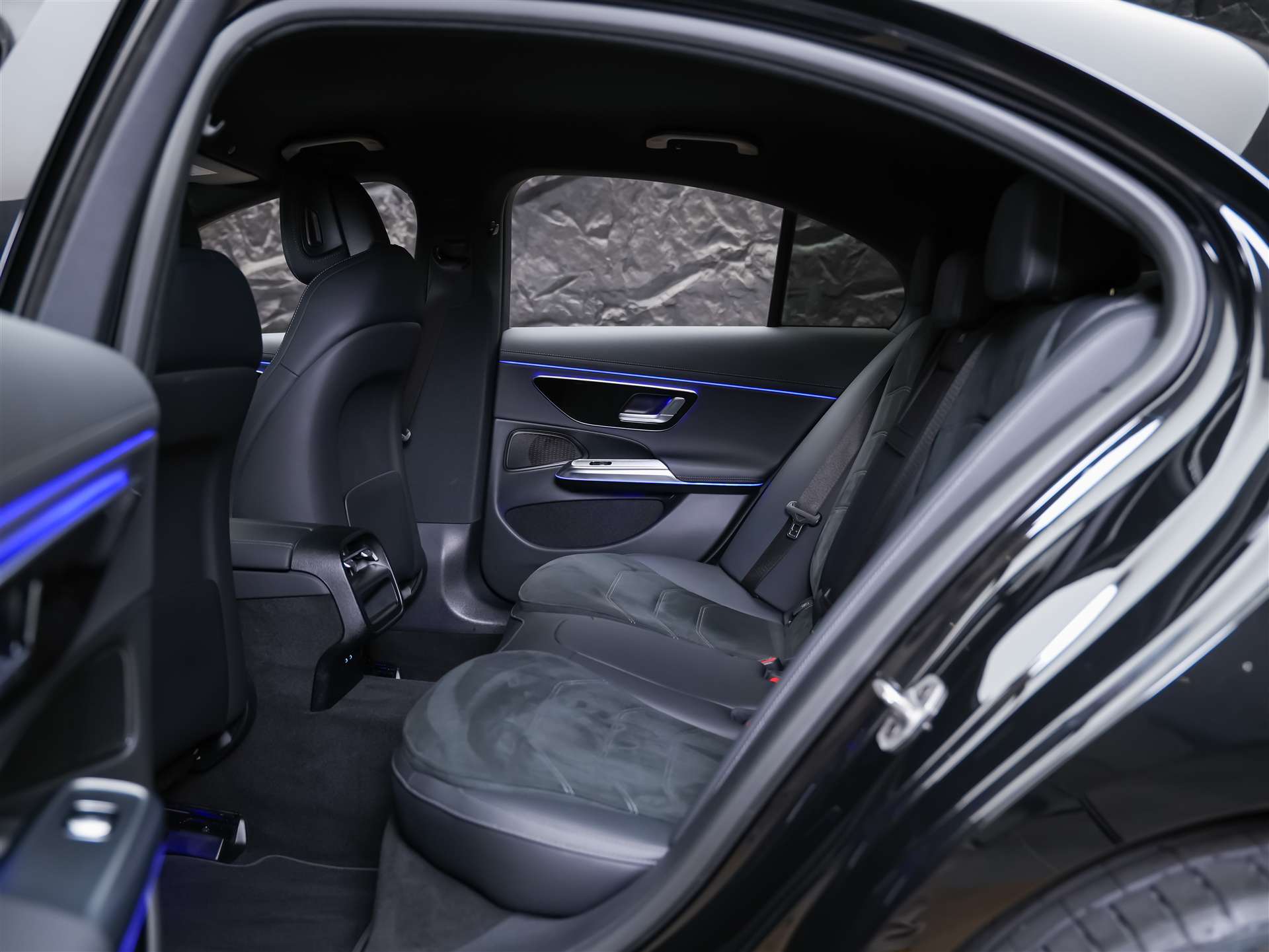 MERCEDES-BENZ E 220 d AMG Line 9G-Tronic *Superscreen*Werksgarantie*21" Felgen*-image-11