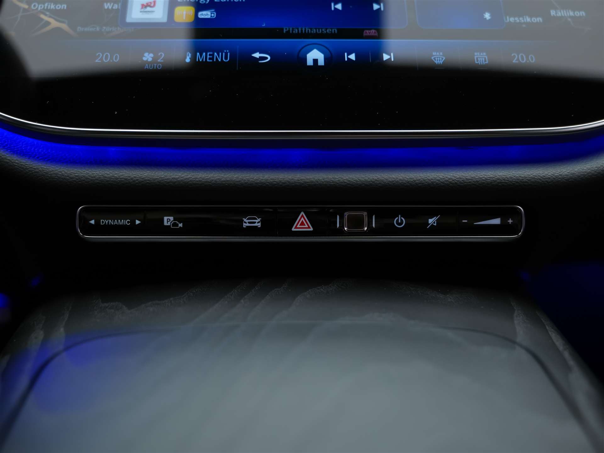 MERCEDES-BENZ E 220 d AMG Line 9G-Tronic *Superscreen*Werksgarantie*21" Felgen*-image-20