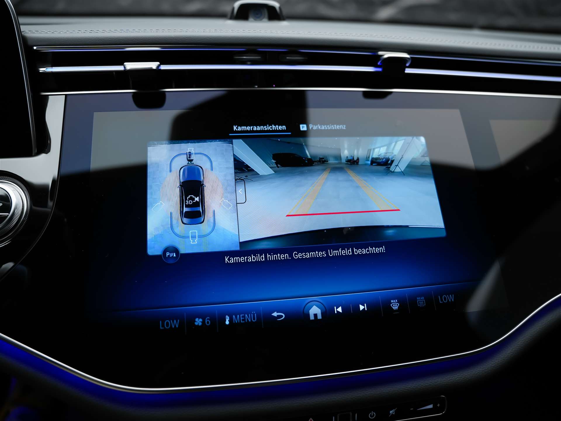 MERCEDES-BENZ E 220 d AMG Line 9G-Tronic *Superscreen*Werksgarantie*21" Felgen*-image-36