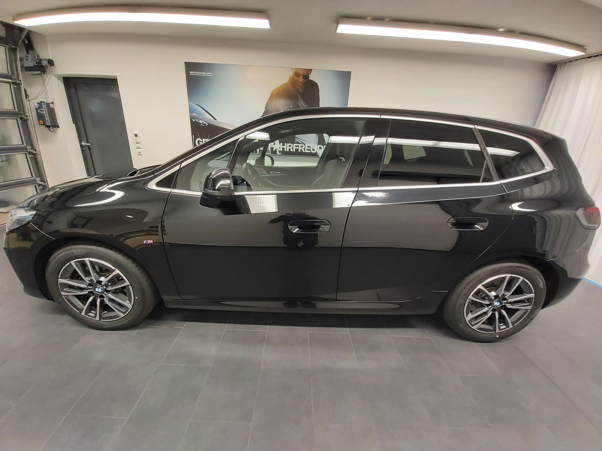 BMW 223d AT xDr M Sport DKG-showroom-element-3