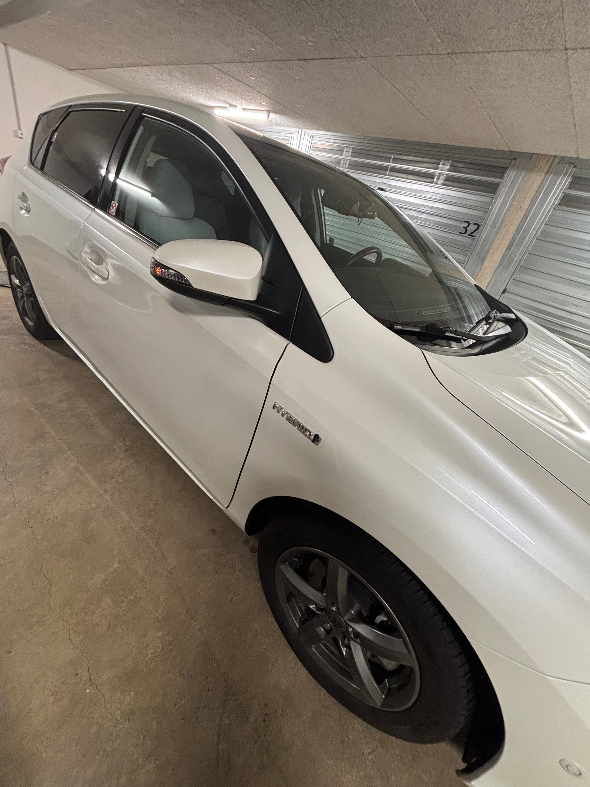 TOYOTA Auris 1.8 16V HSD Linea Sol