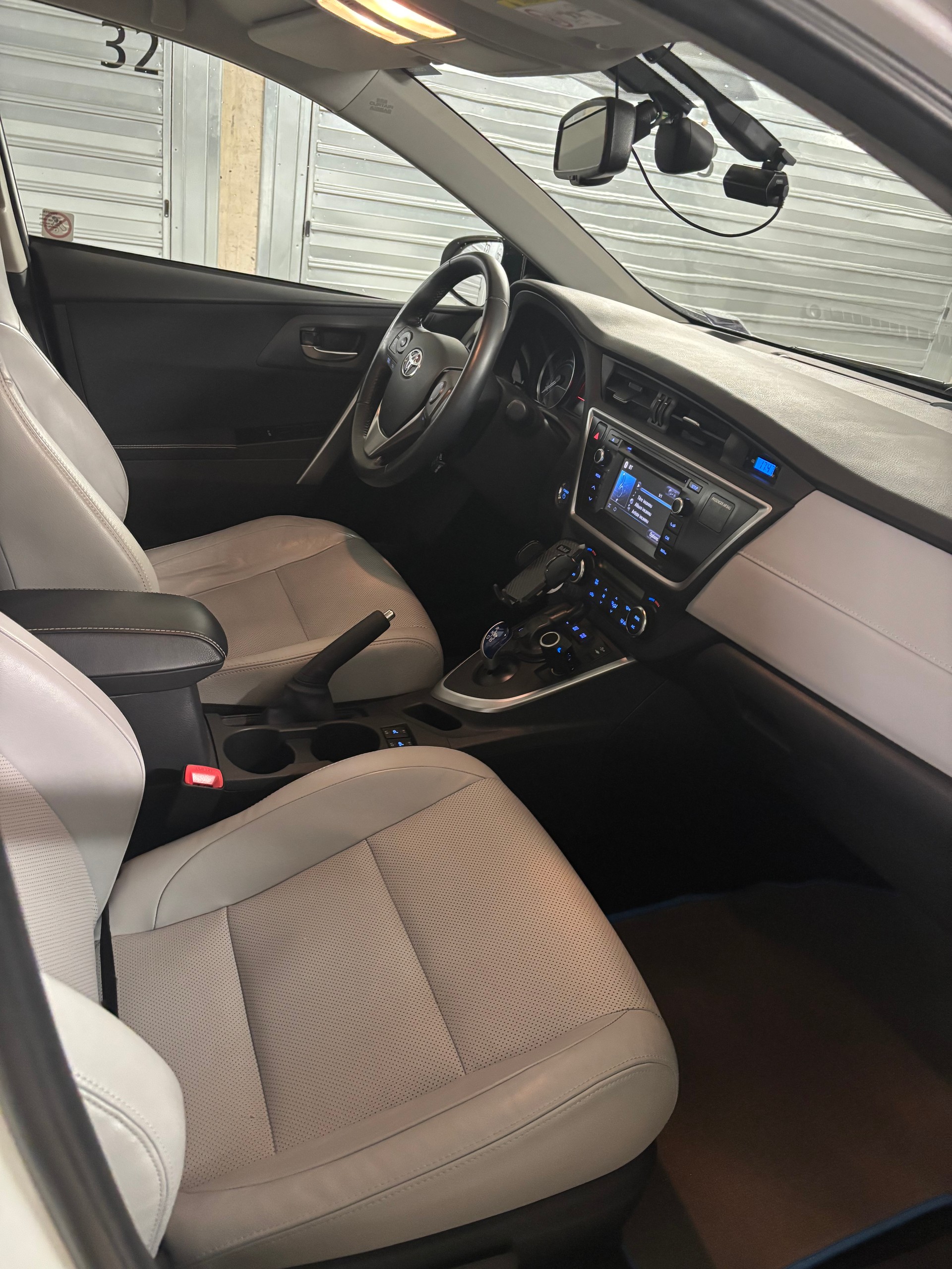 TOYOTA Auris 1.8 16V HSD Linea Sol-image-5