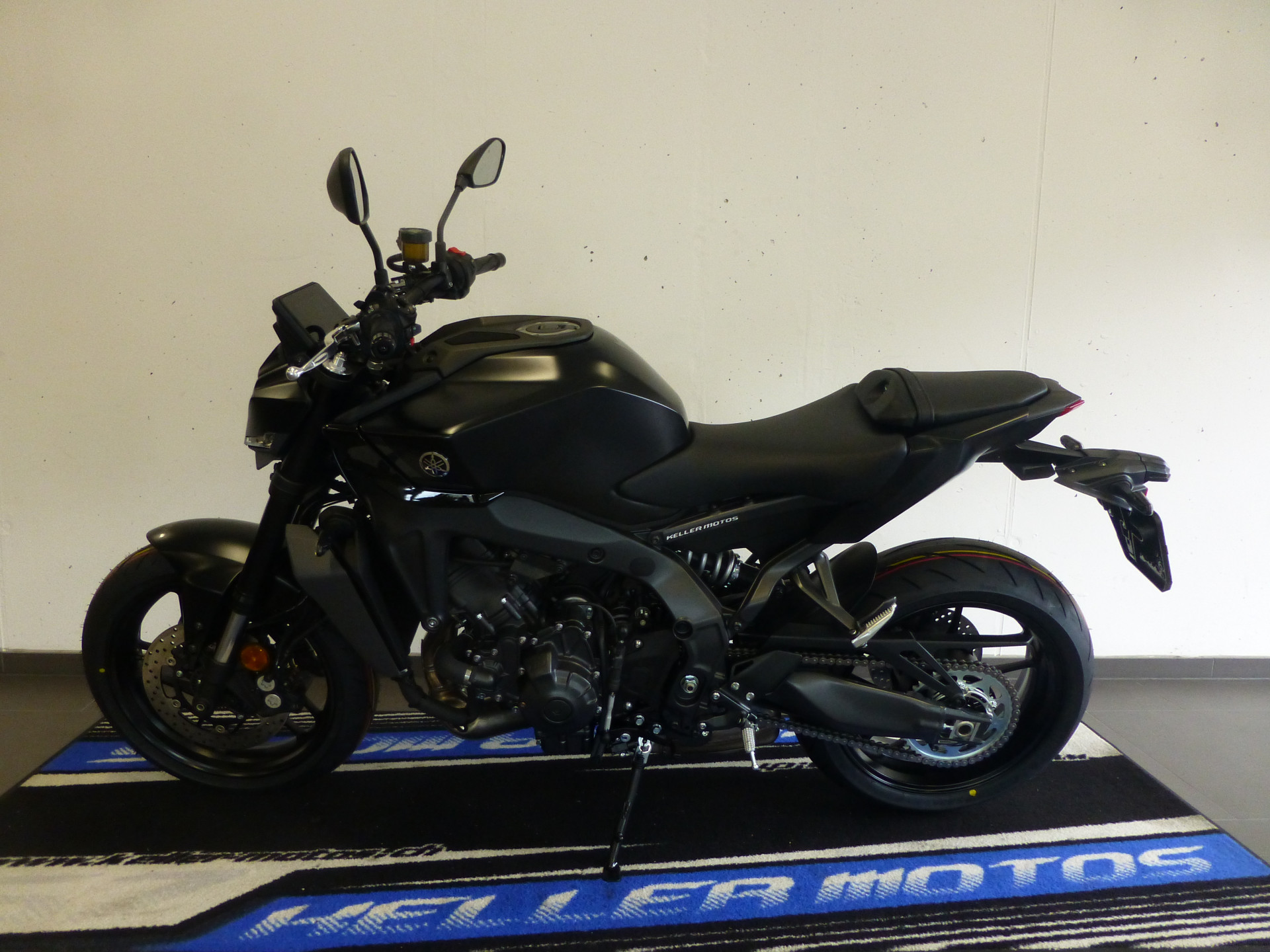 YAMAHA MT-09-image-2
