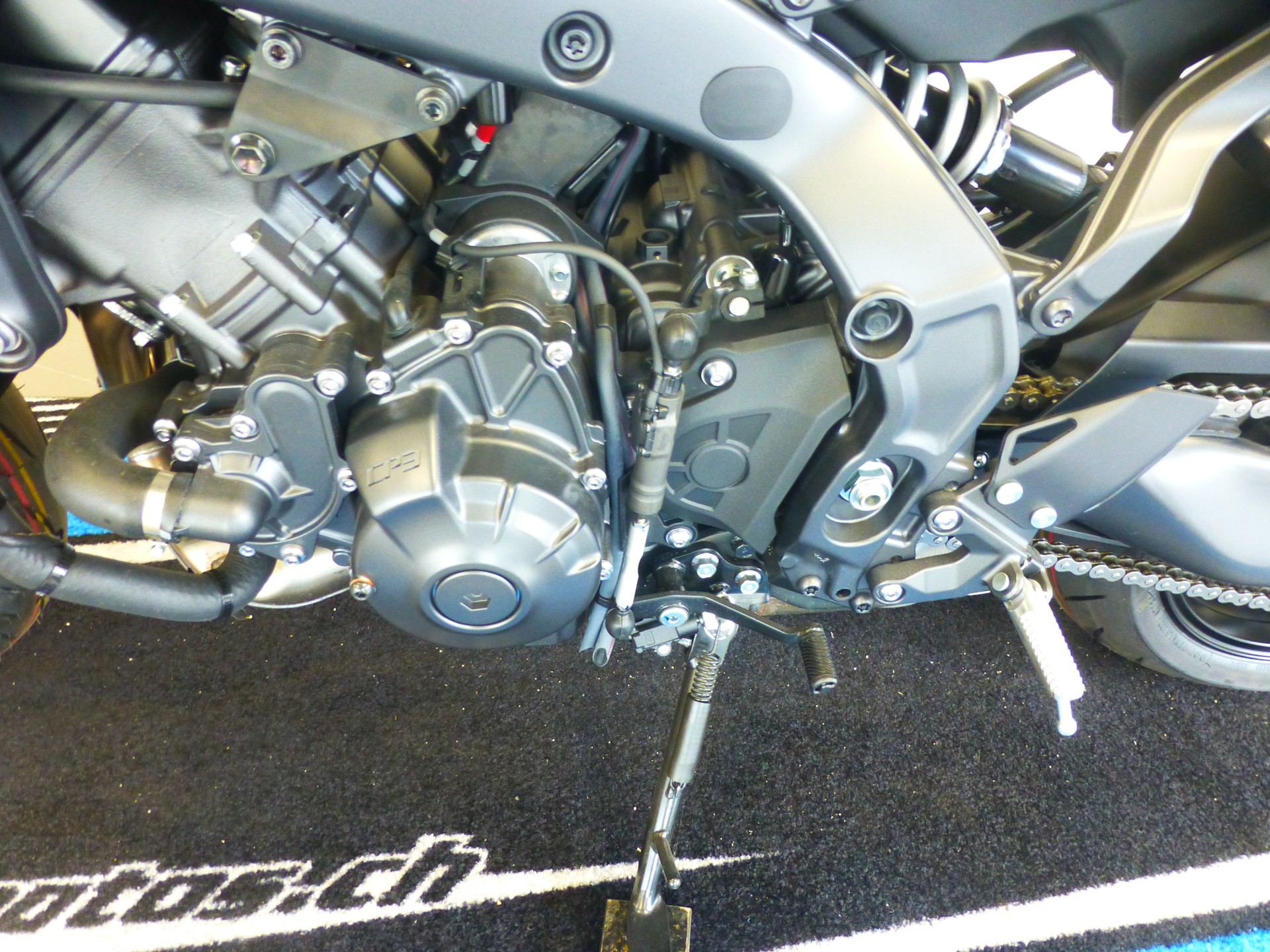 YAMAHA MT-09-image-9