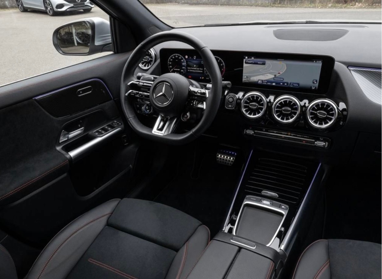 MERCEDES-BENZ GLA 35 AMG 4Matic 8G-Speedshift DCT-image-7