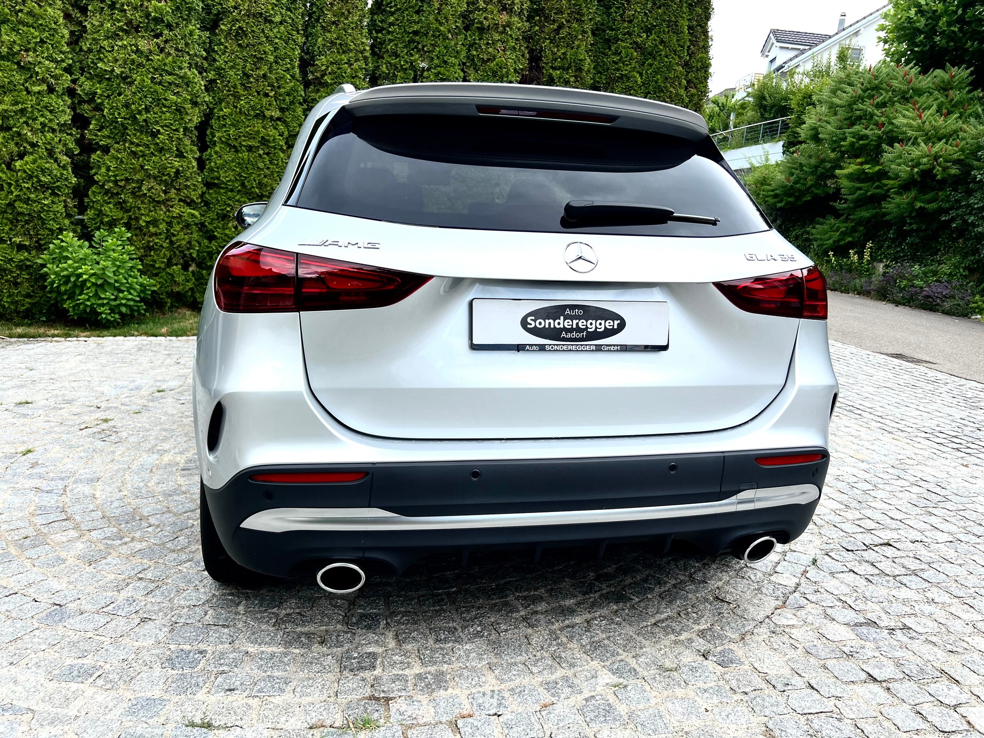 MERCEDES-BENZ GLA 35 AMG 4Matic 8G-Speedshift DCT-showroom-element-1