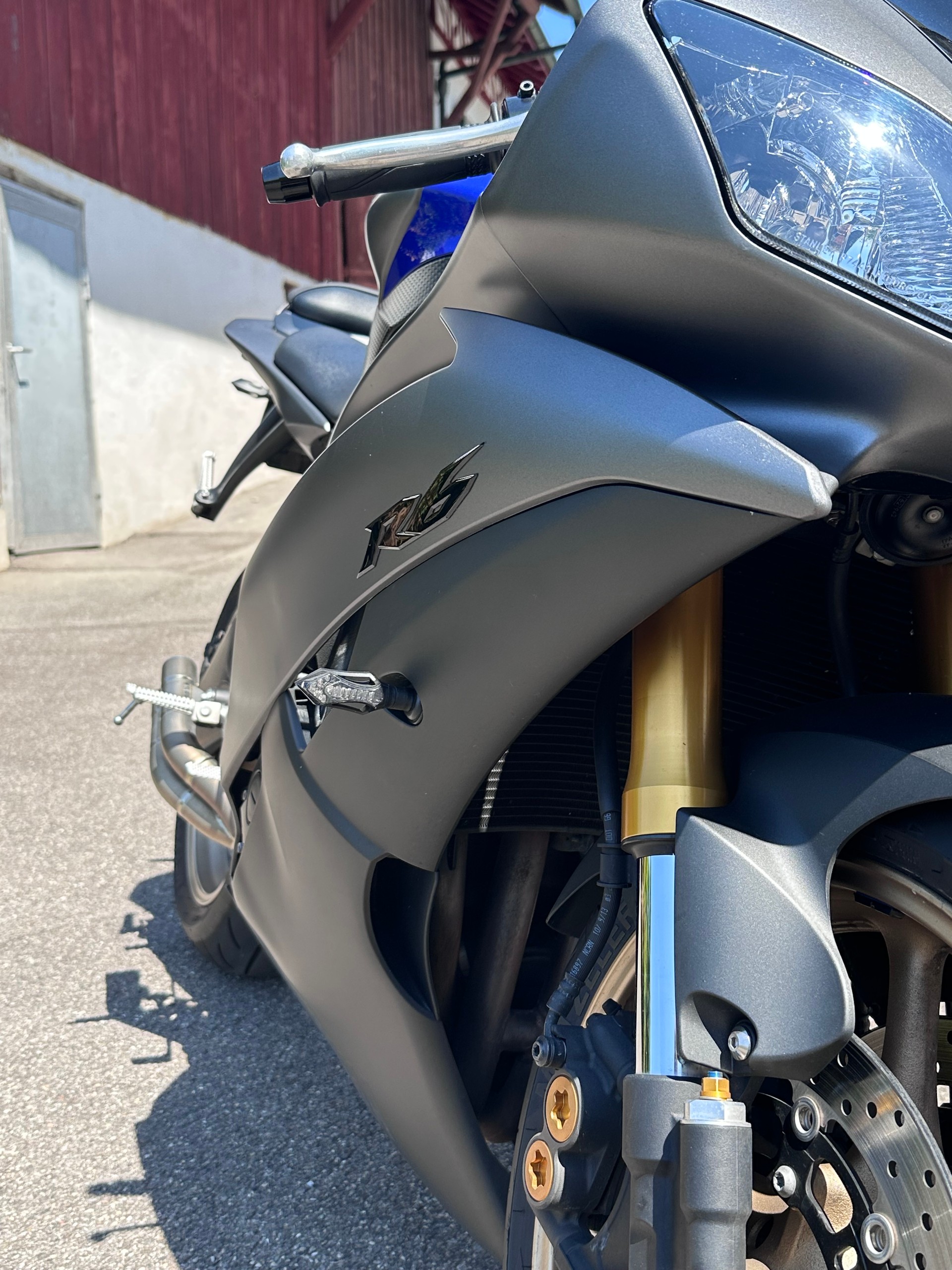 YAMAHA YZF-R6-image-1