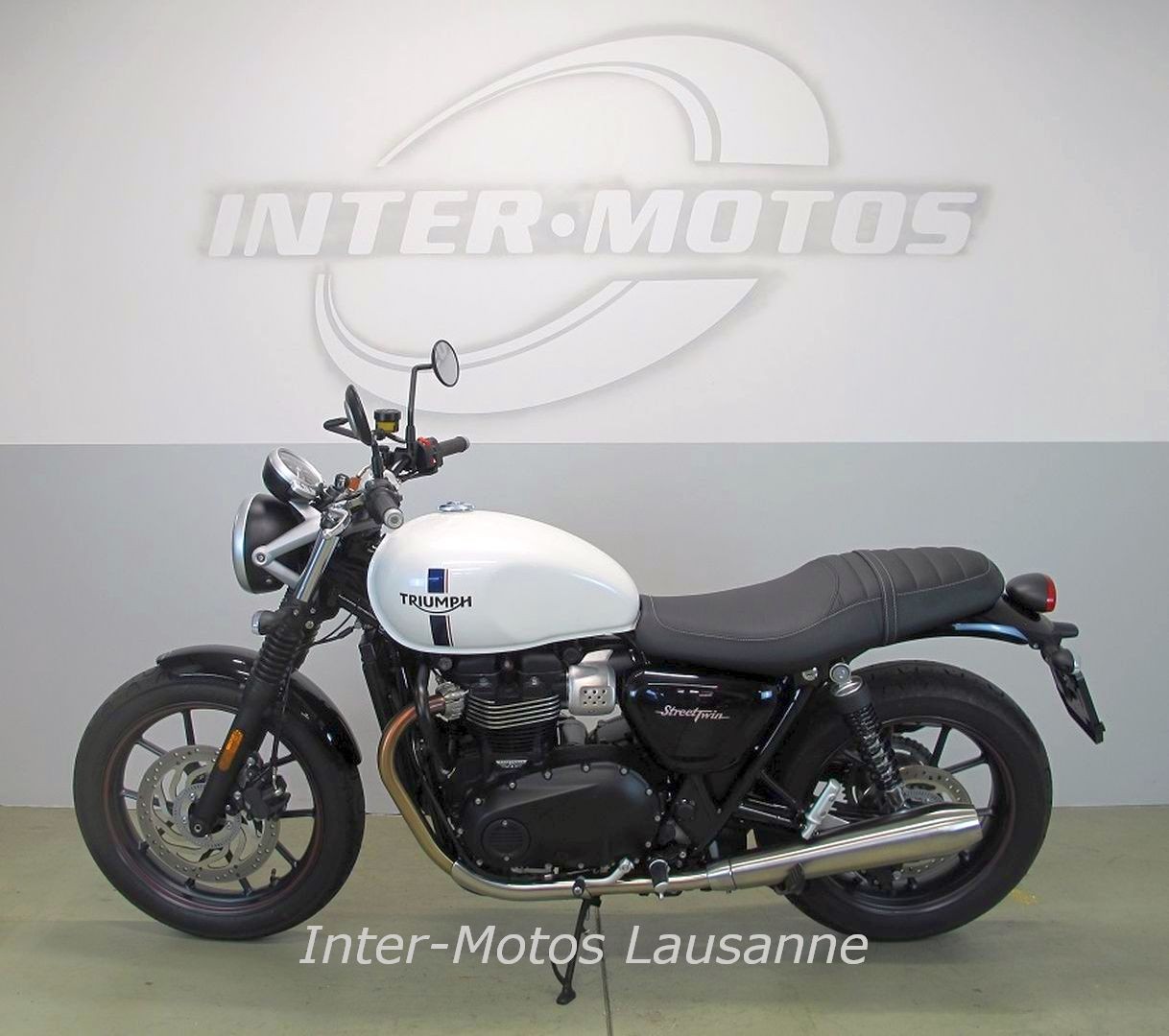 TRIUMPH STREET TWIN-image-3