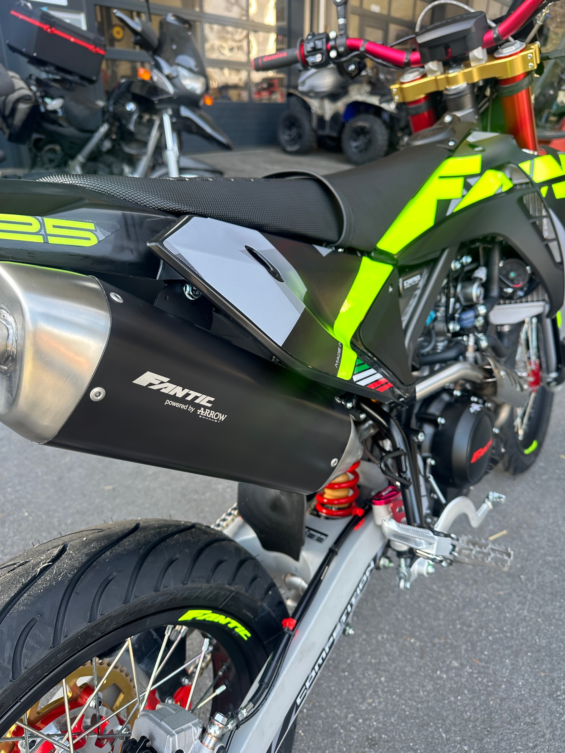 FANTIC Competition-image-1