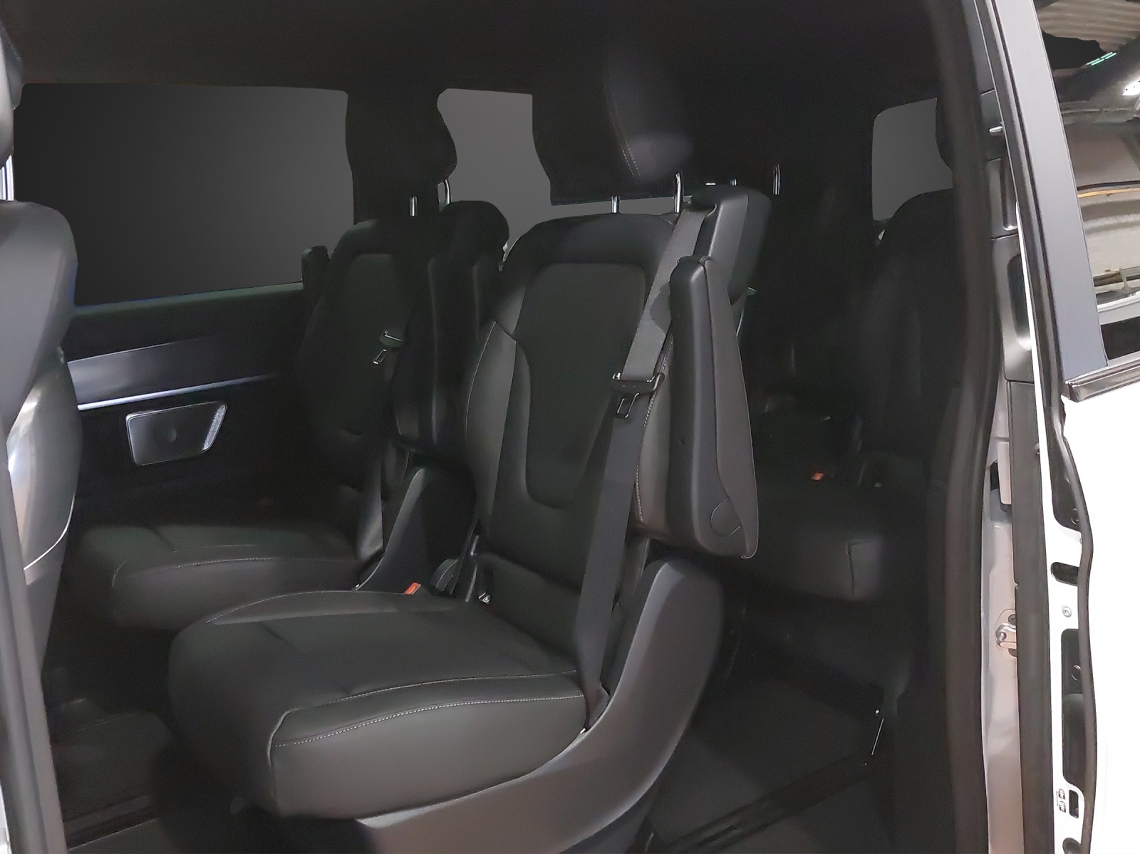 MERCEDES-BENZ V 300 d lang Swiss Edition 9G-Tronic-image-7