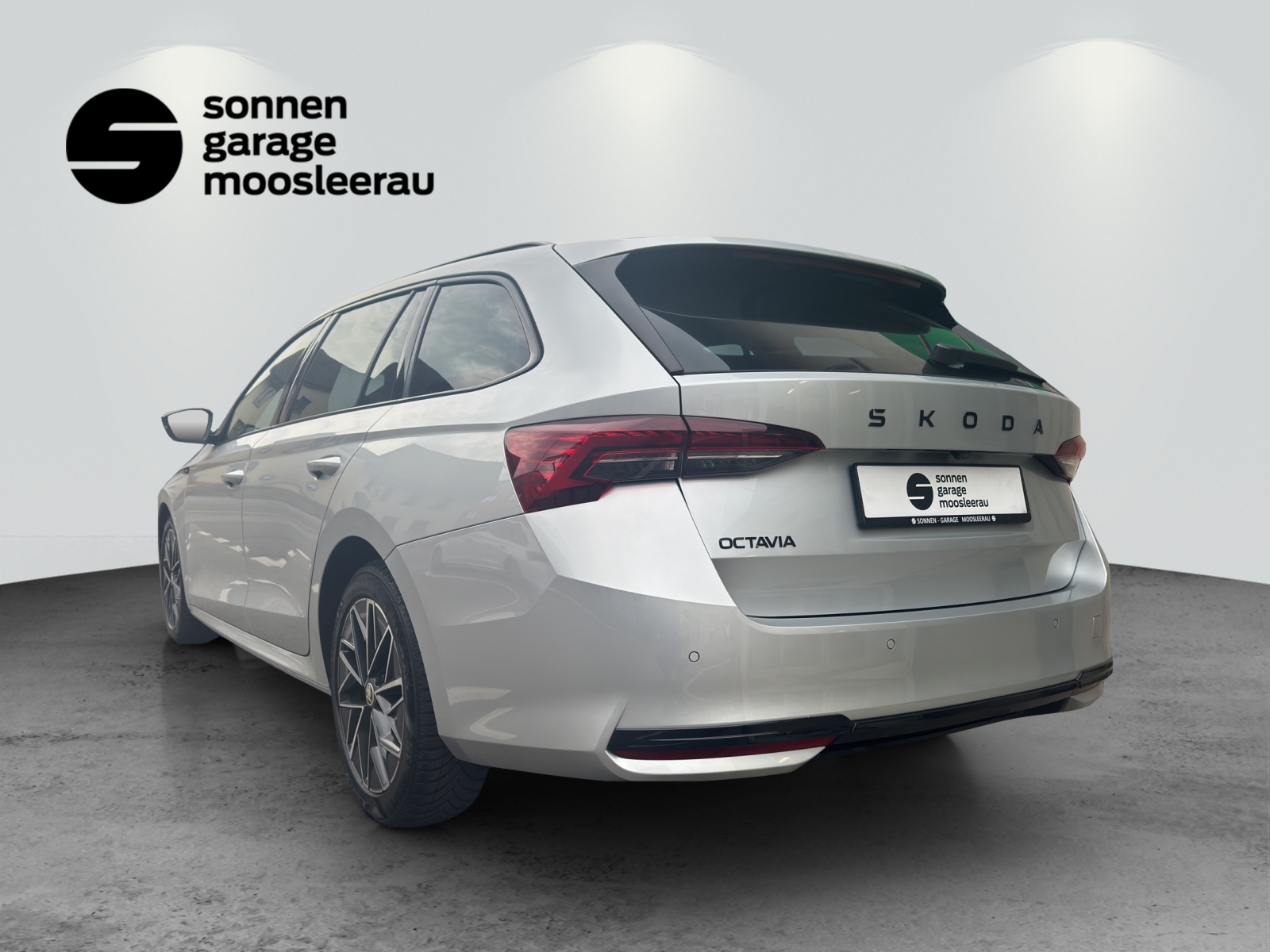 SKODA Octavia Combi 1.5 TSI mHEV DSG Sport Line-showroom-element-2