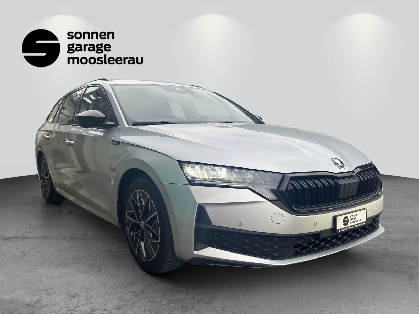 SKODA Octavia Combi 1.5 TSI mHEV DSG Sport Line-showroom-element-1
