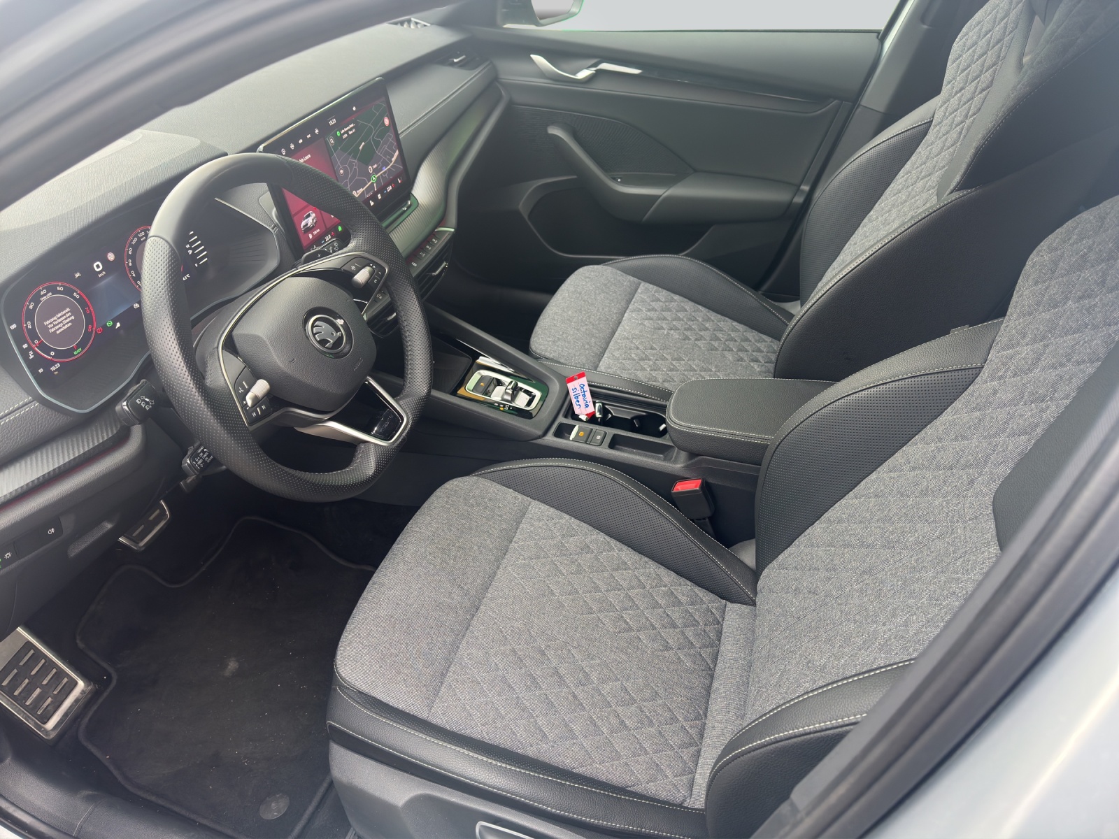 SKODA Octavia Combi 1.5 TSI mHEV DSG Sport Line-image-6