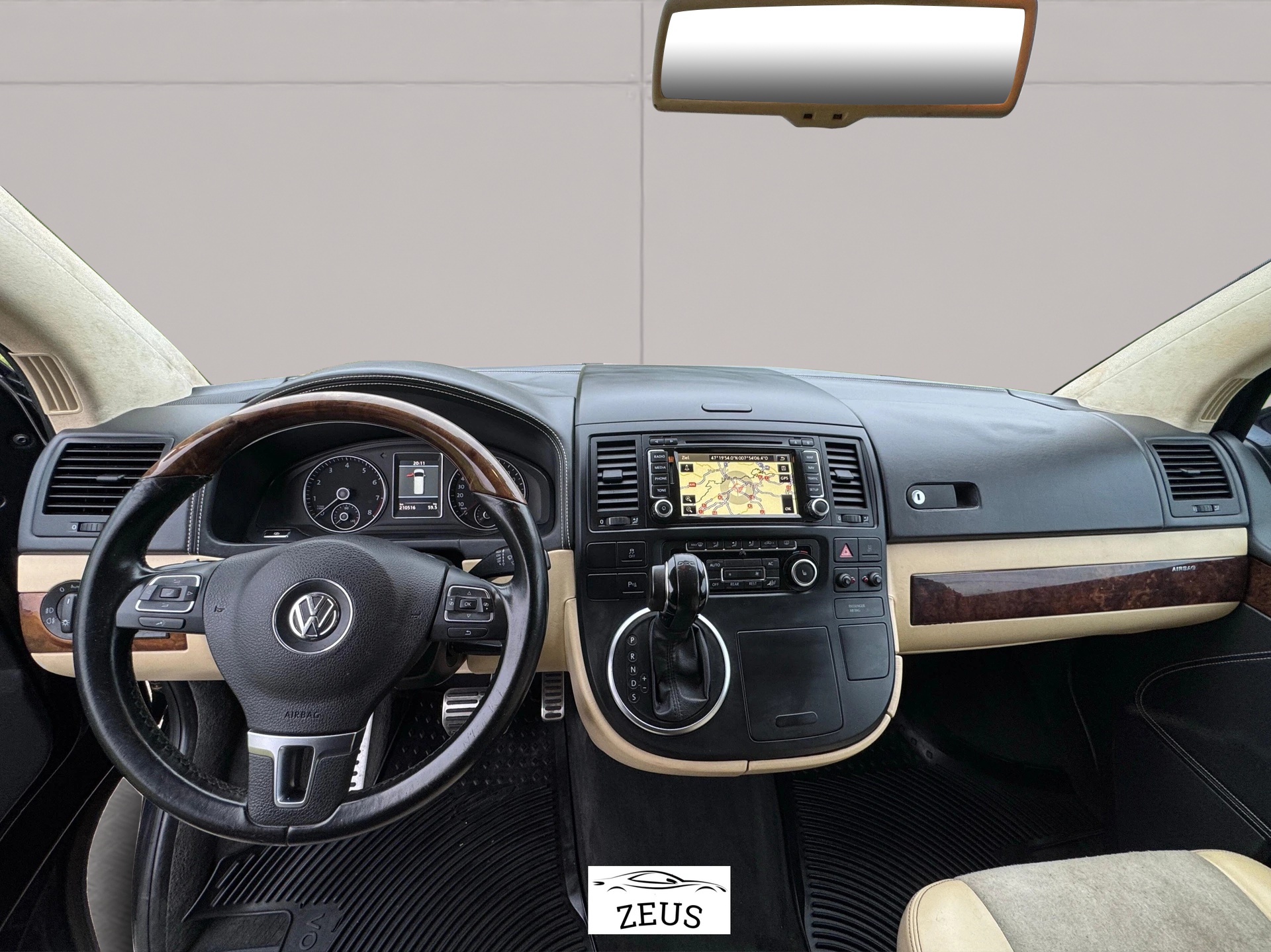 VW T5 Multivan 2.0 TSI | VIP Business Umbau-image-9