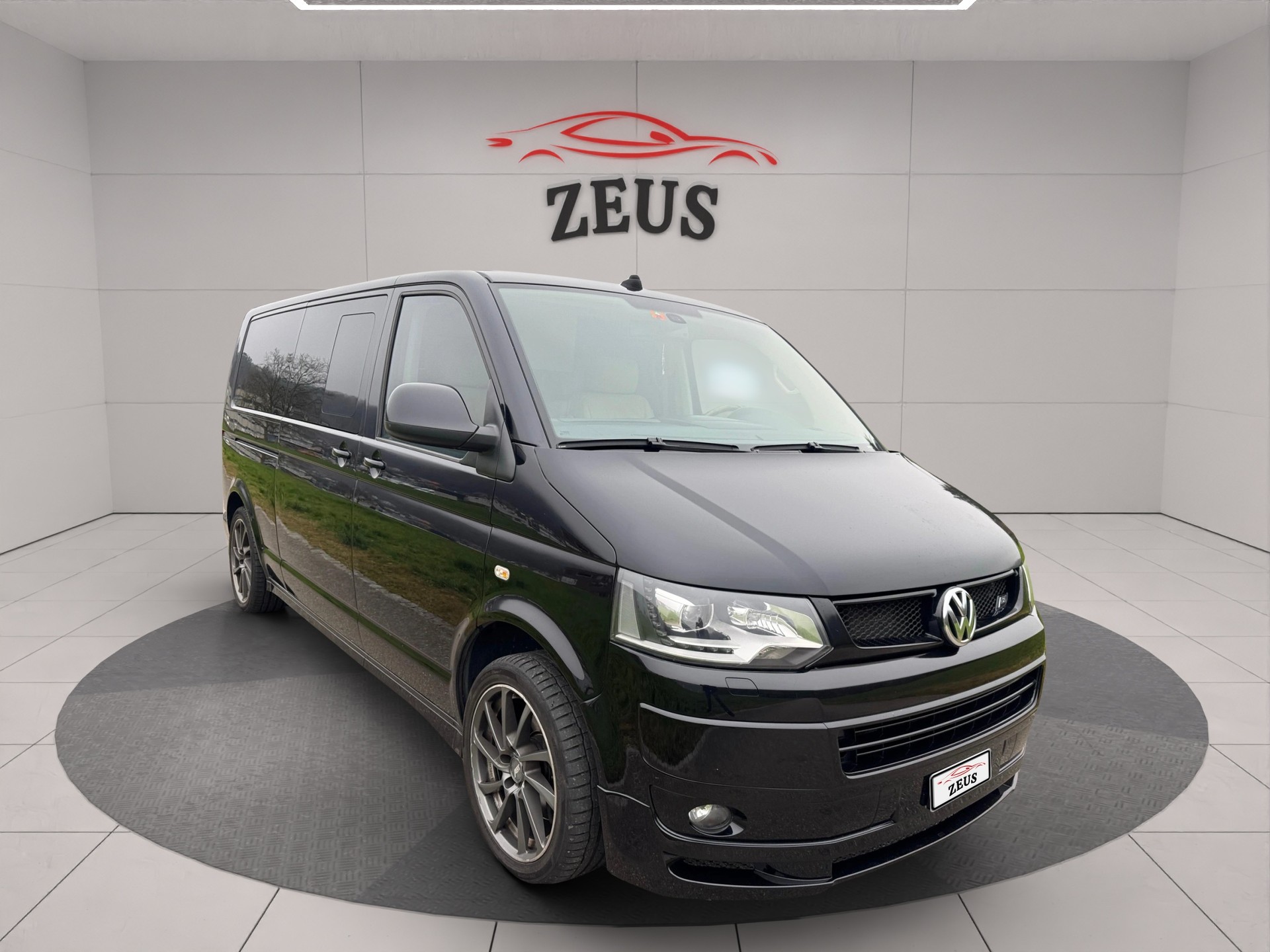 VW T5 Multivan 2.0 TSI | VIP Business Umbau-showroom-element-1