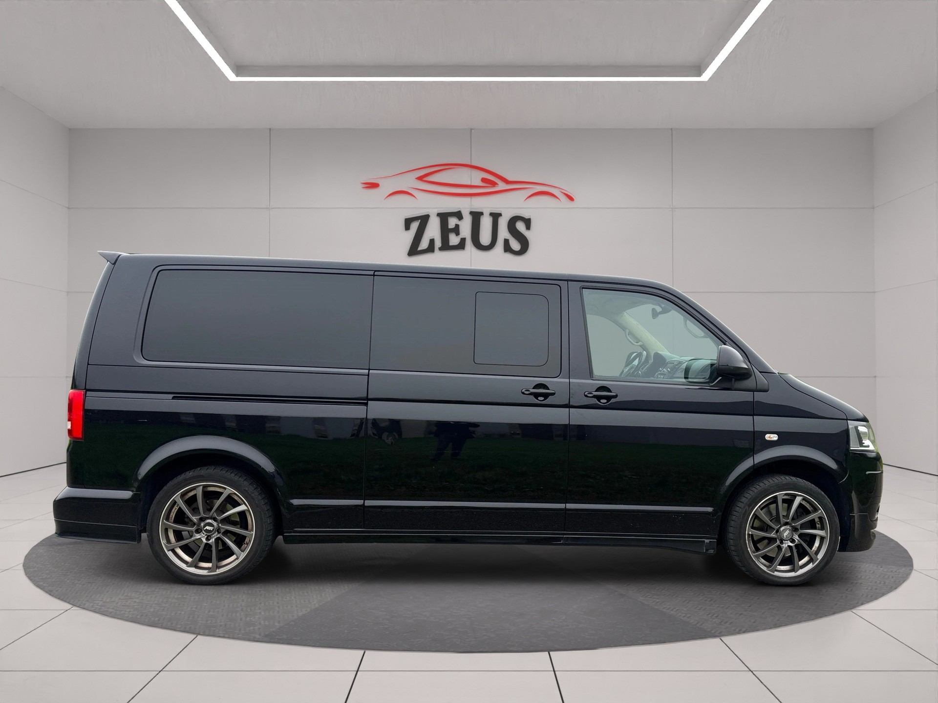 VW T5 Multivan 2.0 TSI | VIP Business Umbau-image-4