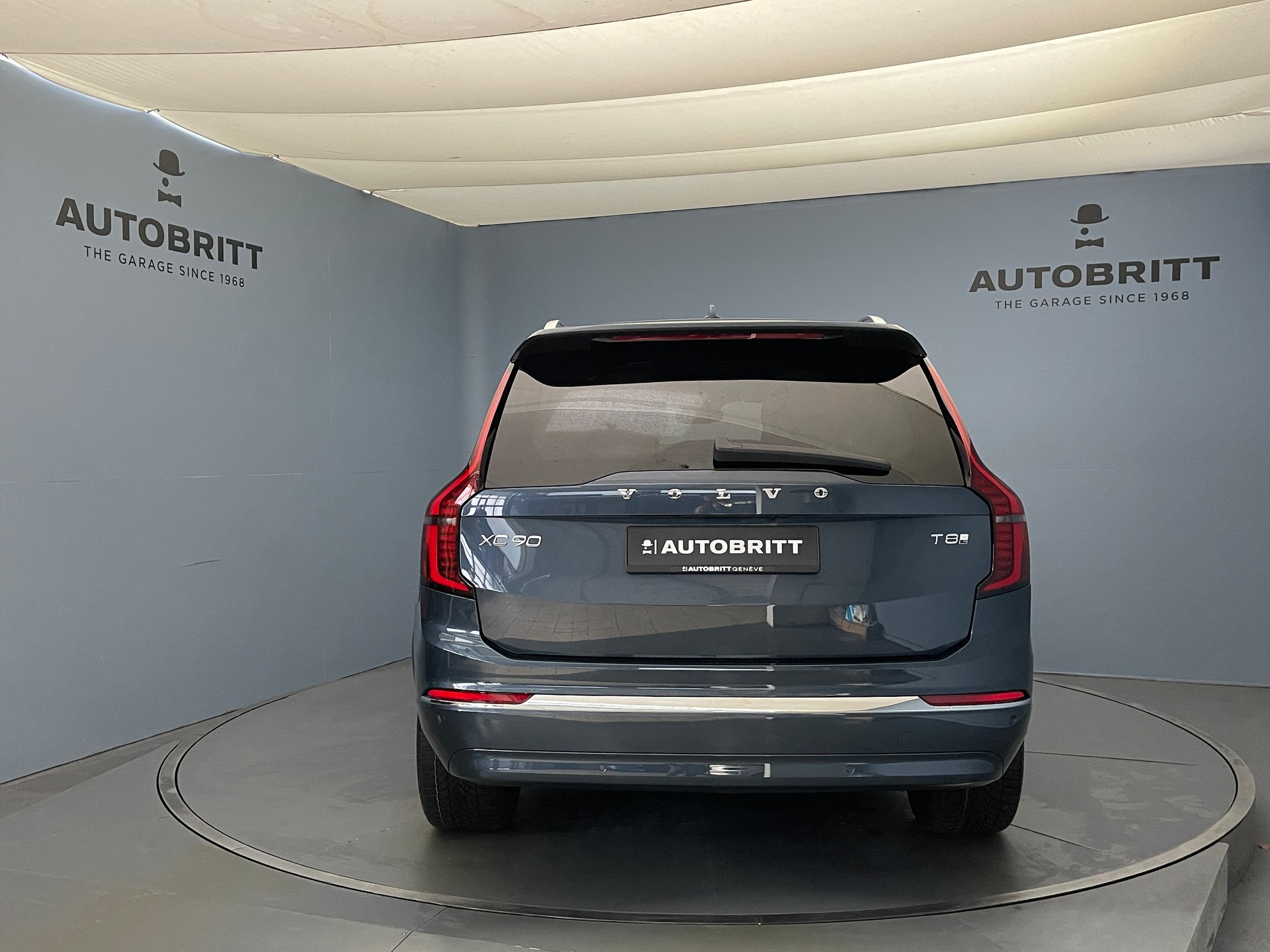 VOLVO XC90 2.0 T8 TE Ultra Bright eAWD-showroom-element-2