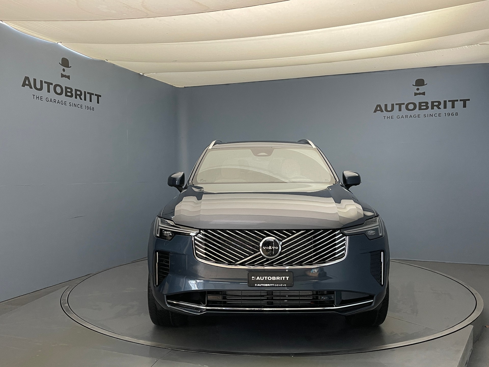 VOLVO XC90 2.0 T8 TE Ultra Bright eAWD-showroom-element-3