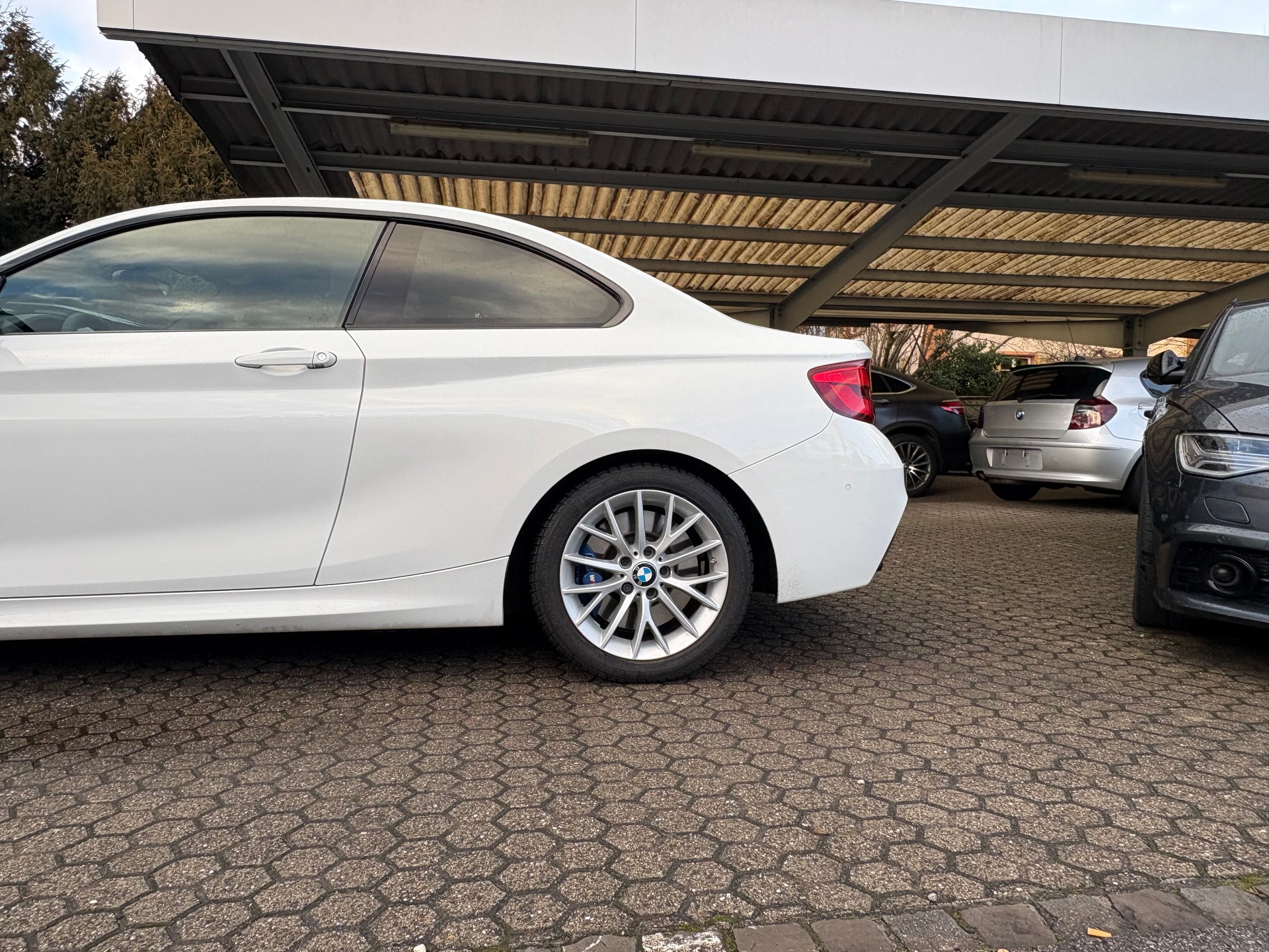 BMW M240i xDrive Steptronic-image-4
