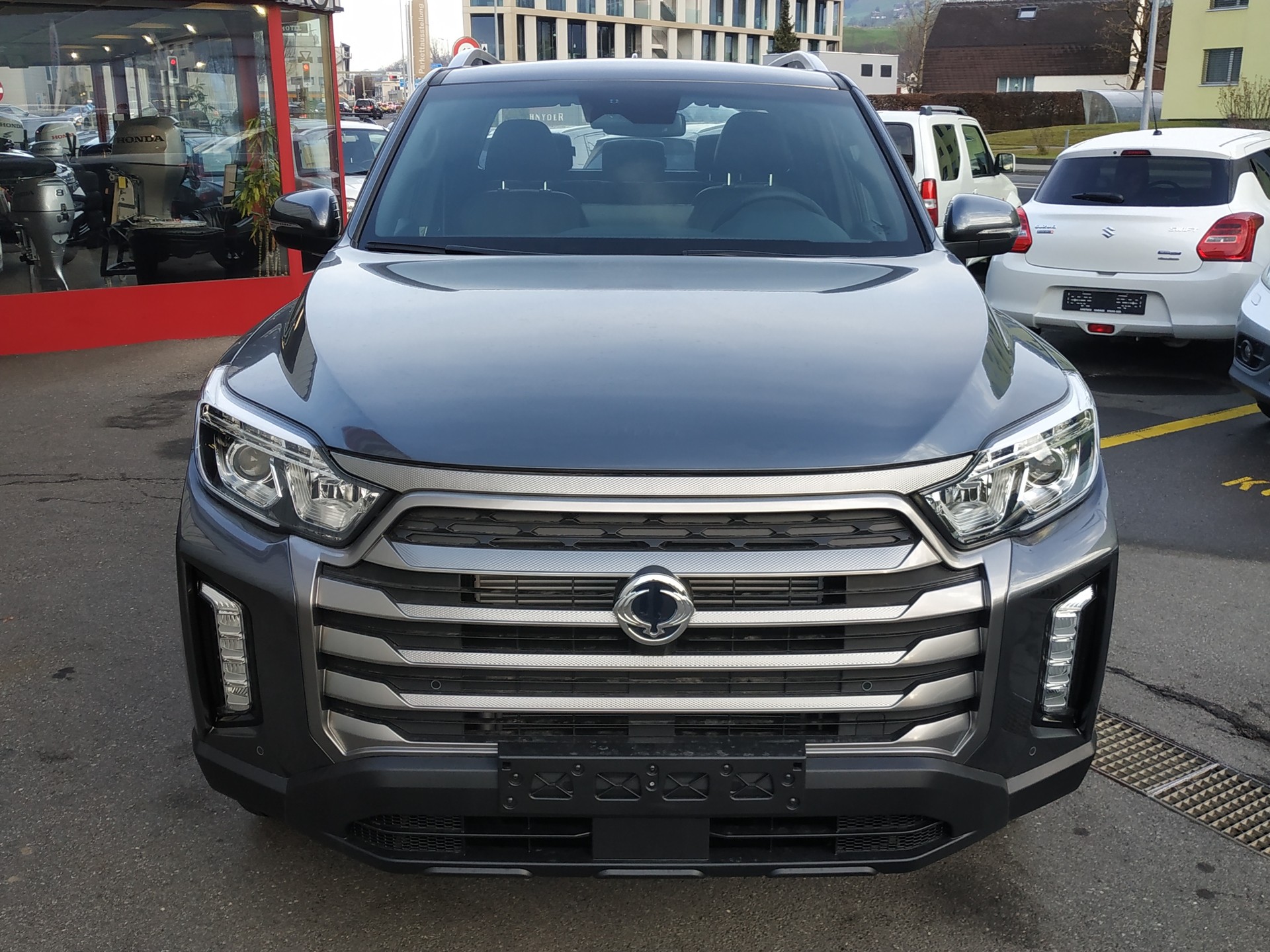 KGM-SsangYong Grand Musso 2.2 Titanium 4WD Automat-showroom-element-2